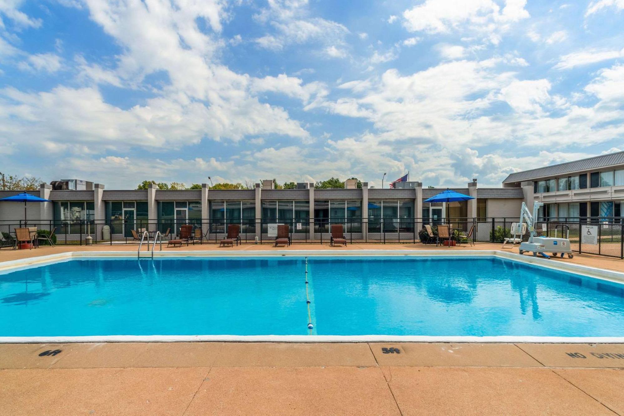 Quality Inn & Suites Vandalia Near I-70 And Hwy 51 Luaran gambar