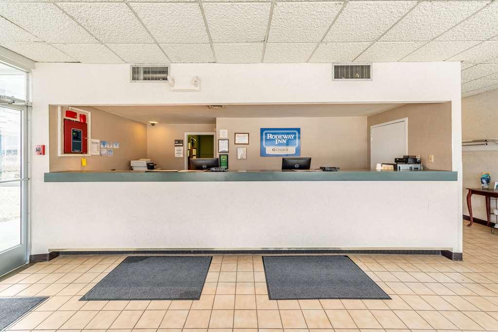 Quality Inn & Suites Vandalia Near I-70 And Hwy 51 Dalaman gambar