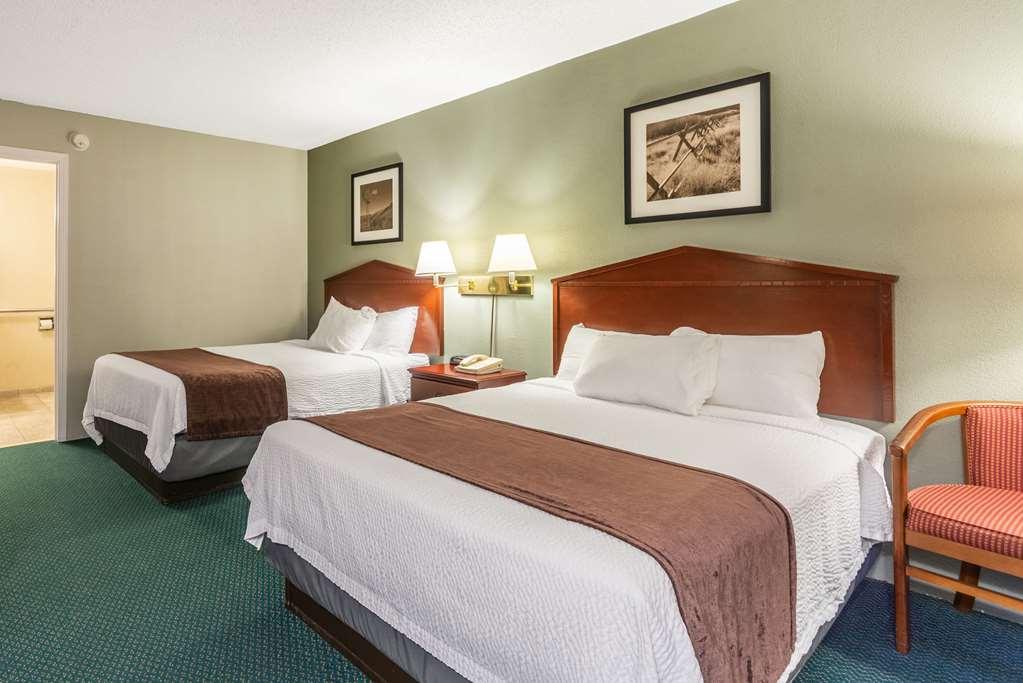 Quality Inn & Suites Vandalia Near I-70 And Hwy 51 Bilik gambar